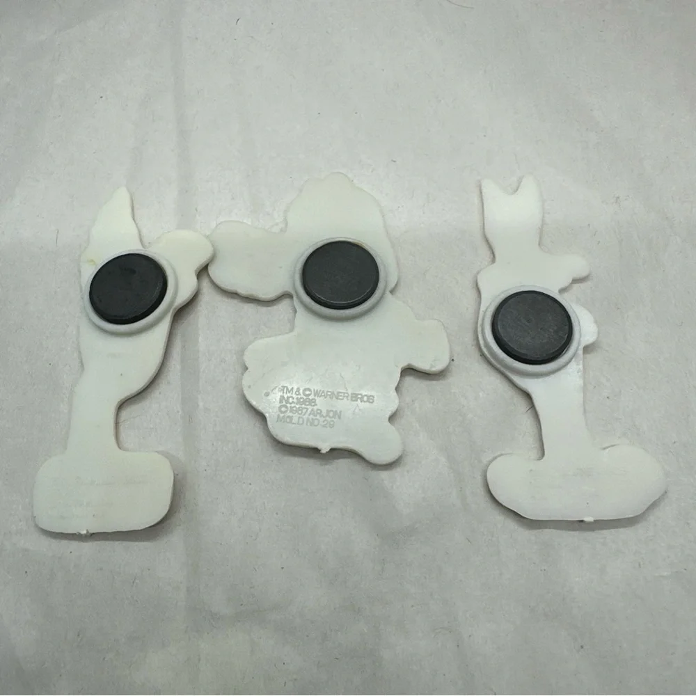 Warner Bros. Cartoon Character Magnets - Blue, Gray, White - Picture 3 of 4